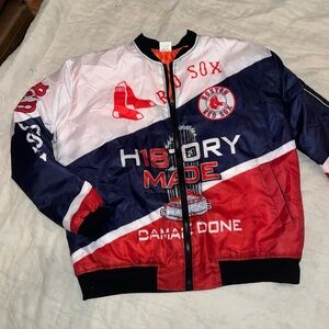 Red Sox‎ World Series 2018 size XL 
Ne Jacket, raincoats windshield